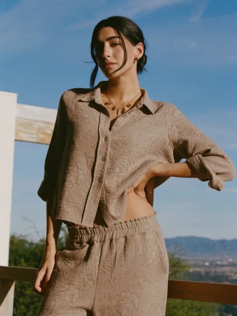 New Daise Floral Cropped Pru Button Down In Clay/Beige Upf 50+ Sun Protection — image 2 of 4